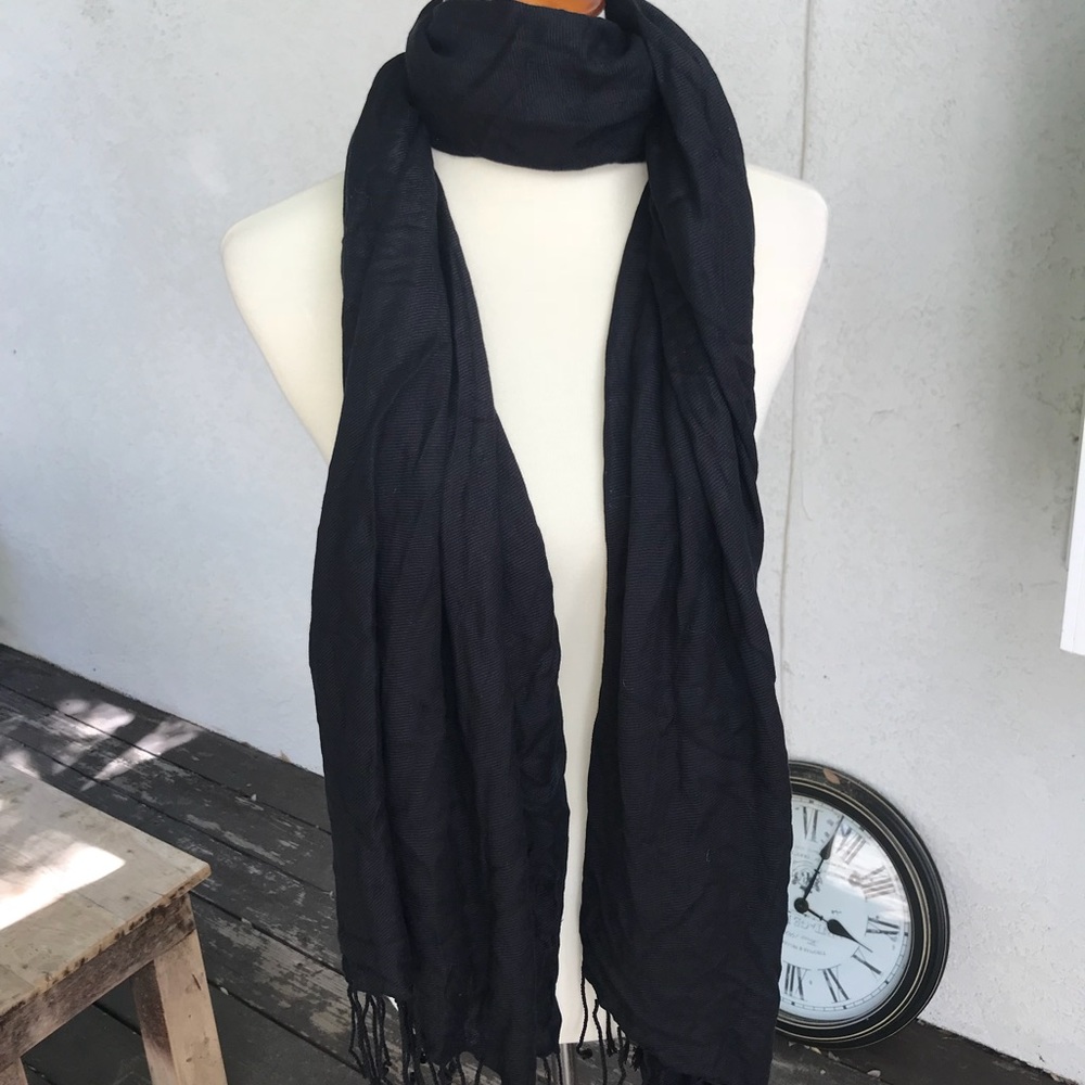 Black Scarf